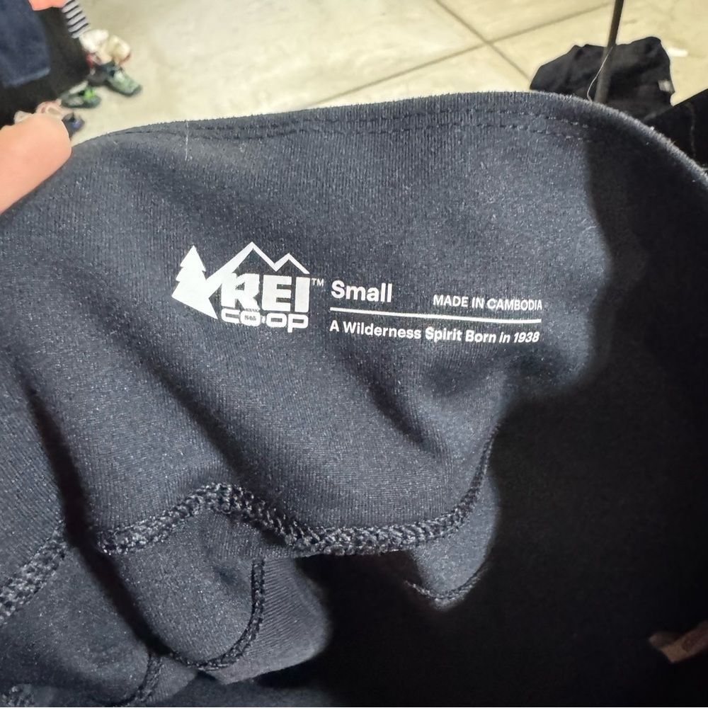 REI Co-Op Black Activewear Leggings - Picture 6 of 6